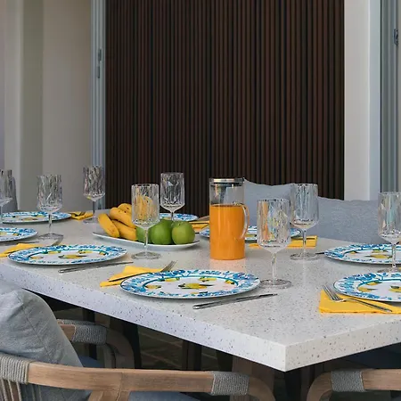 Vilă Seafront Kyma By Ezoria