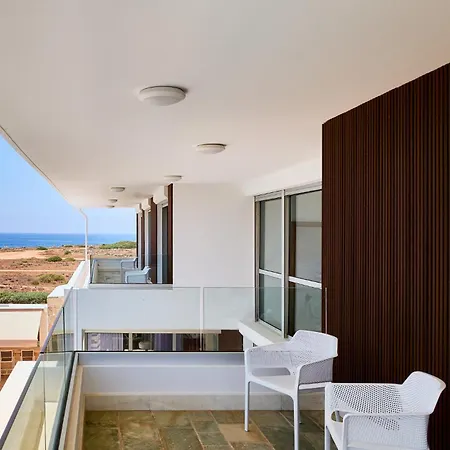 Seafront Kyma By Ezoria * Paphos