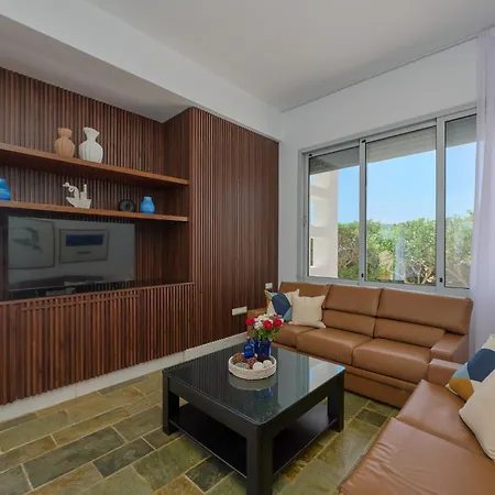 Seafront Kyma By Ezoria Villa Paphos