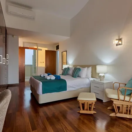 Seafront Kyma By Ezoria Villa Paphos