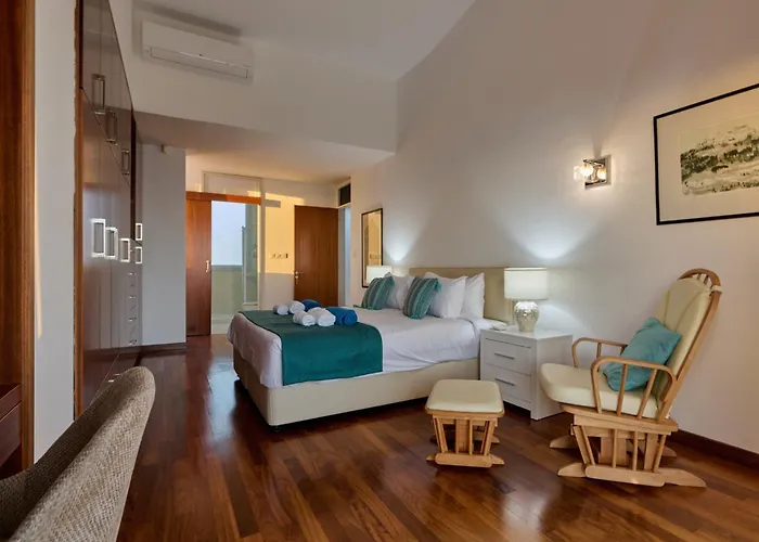 Vila Seafront Kyma By Ezoria Paphos